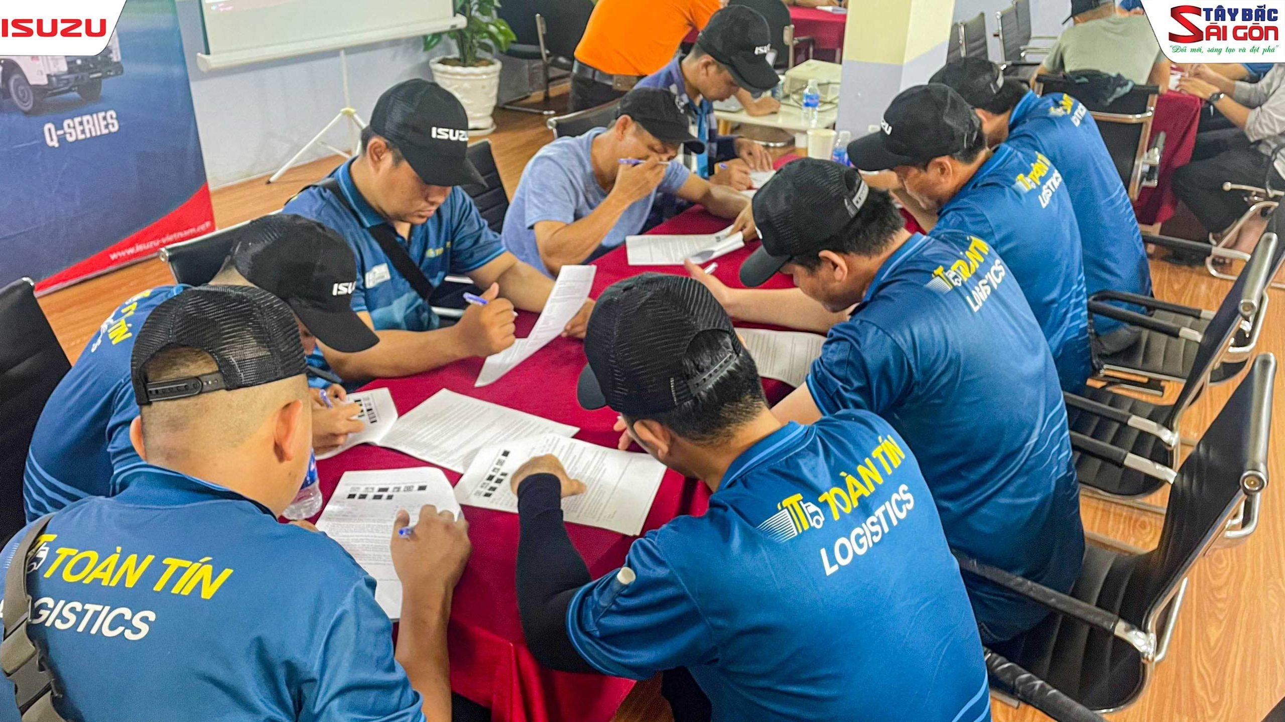 Huấn luyện lái xe tiết kiệm nhiên liệu 11