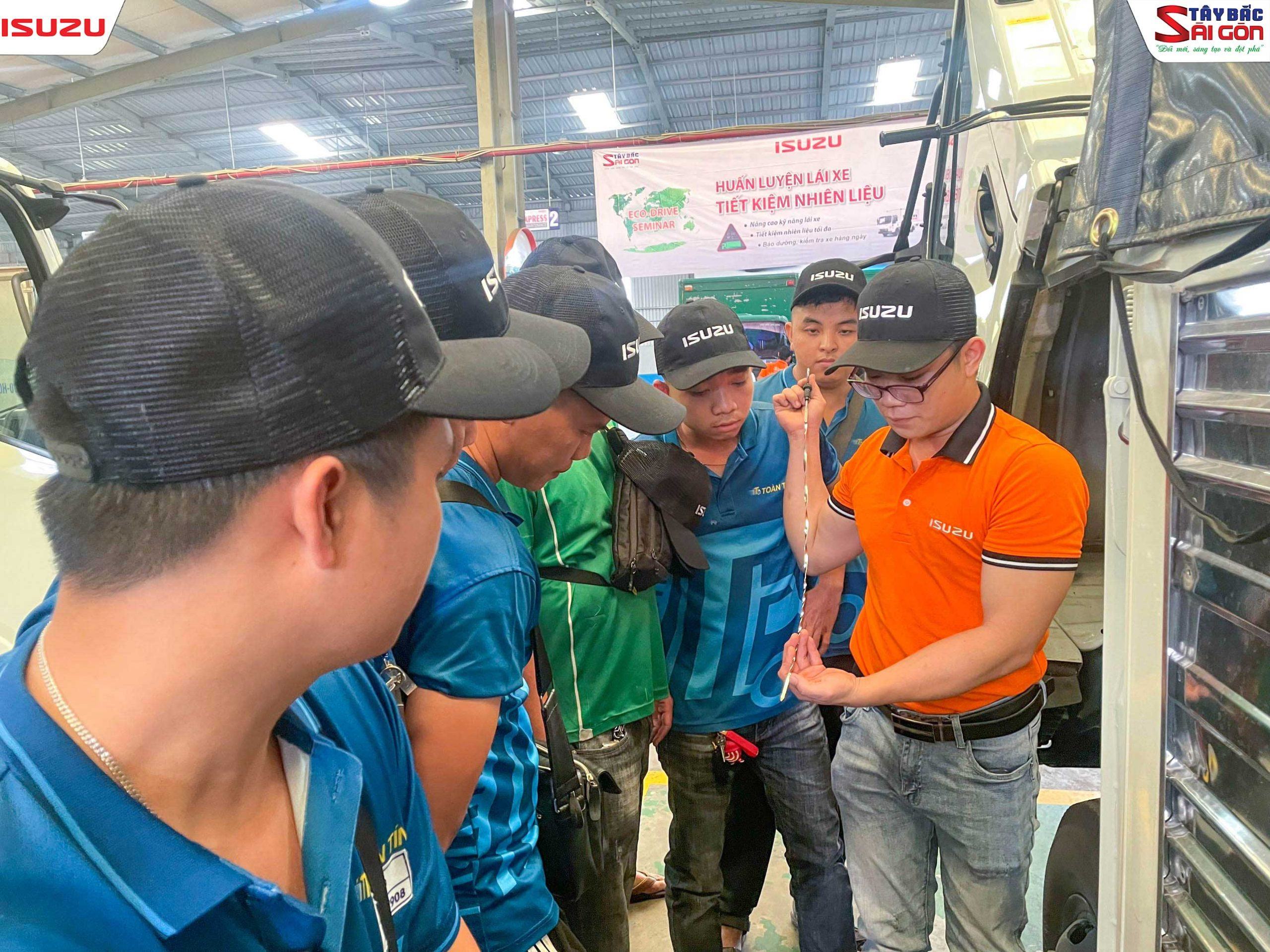 Huấn luyện lái xe tiết kiệm nhiên liệu 8