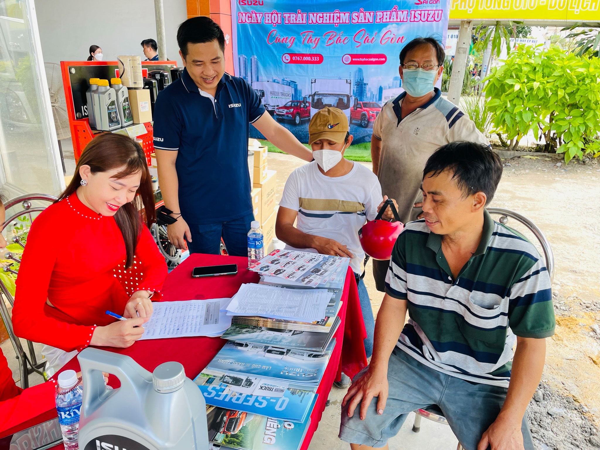 Sự kiện trưng bày xe tải Isuzu