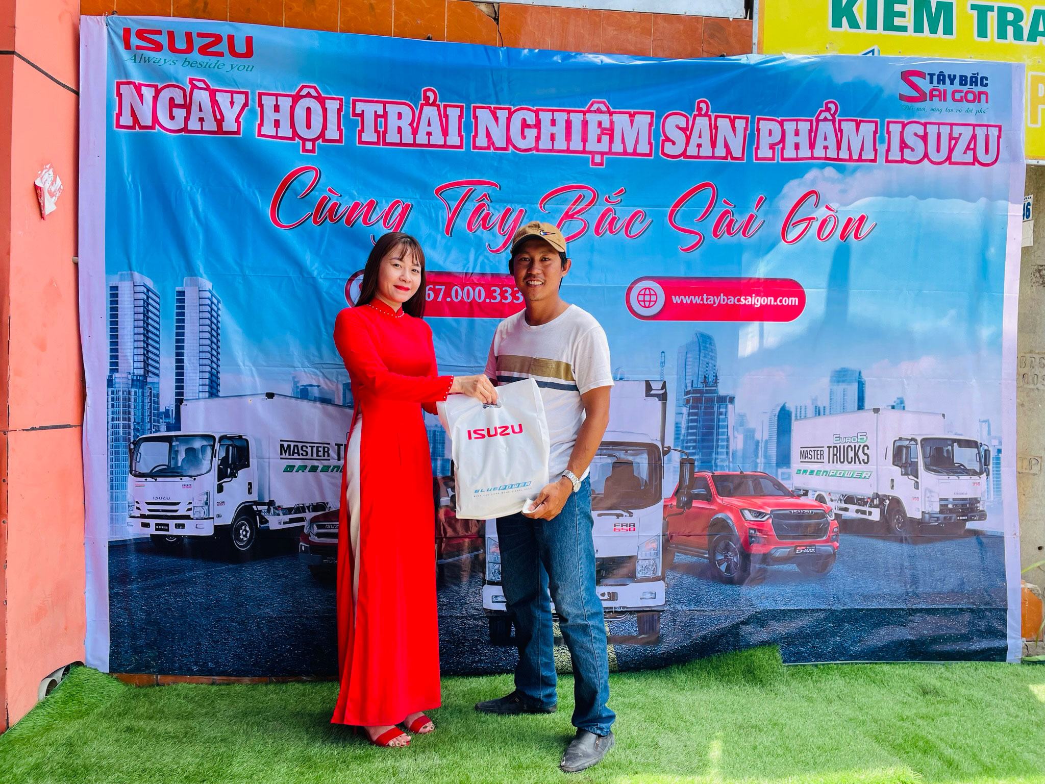 Sự kiện trưng bày xe tải Isuzu