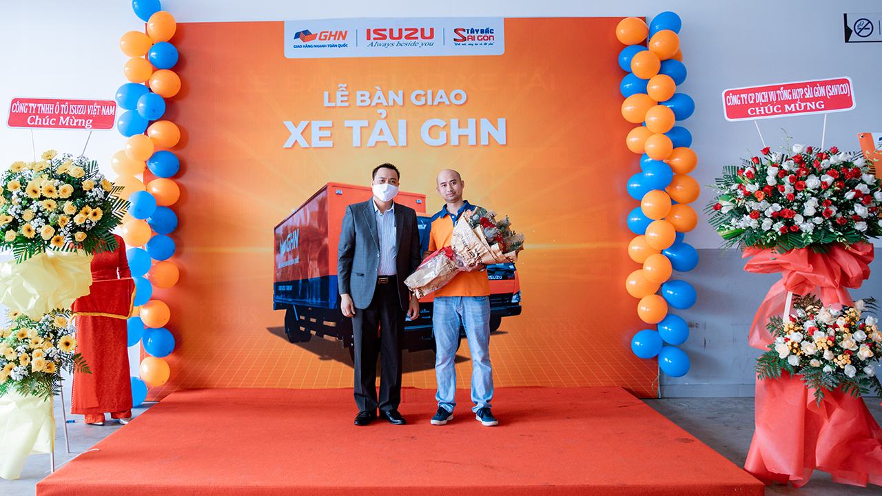 Lễ bàn giao xe GHN
