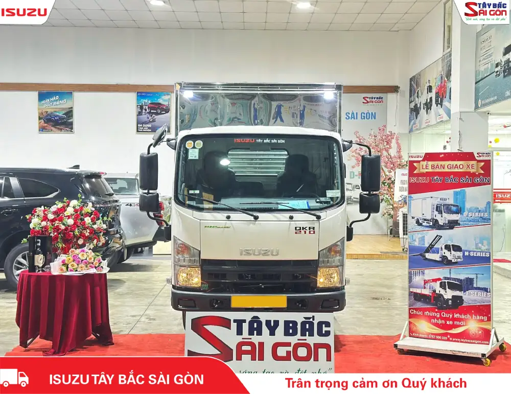 Bàn giao xe NPR400