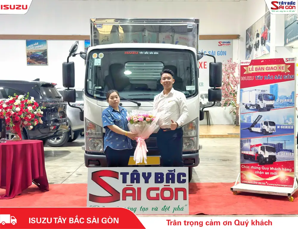 Bàn giao xe NPR400