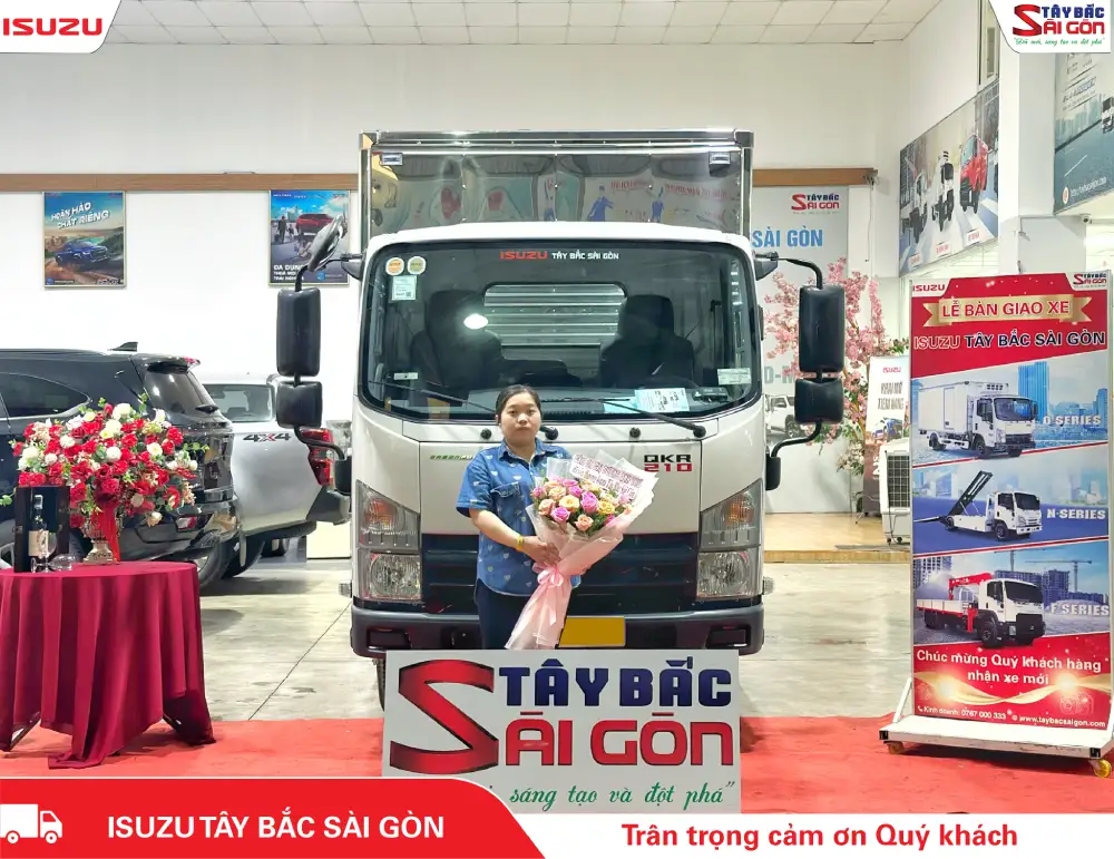 Bàn giao xe NPR400