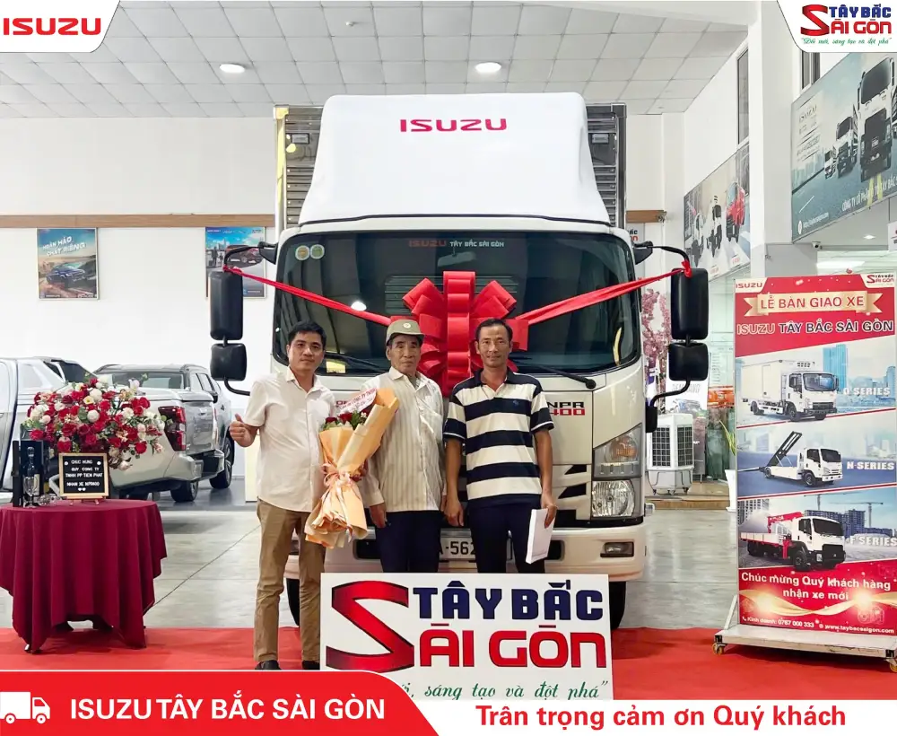 Bàn giao xe NPR400