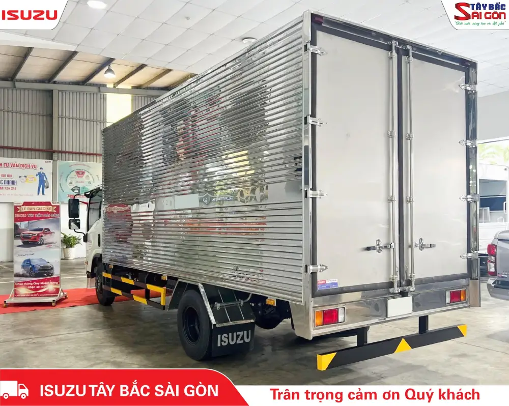 Bàn giao xe NPR400