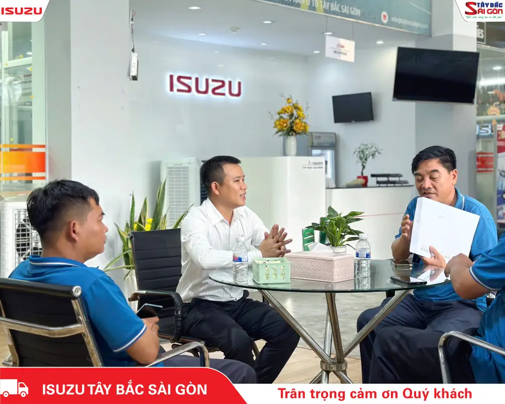 Không khí tại buổi bàn giao