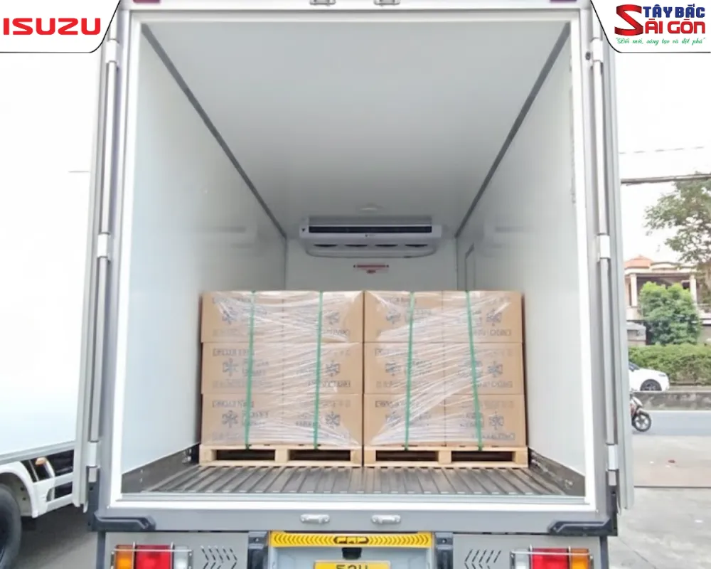 Cách xếp hàng lên xe tải đông lạnh đảm bảo khí lạnh lưu thông đều.