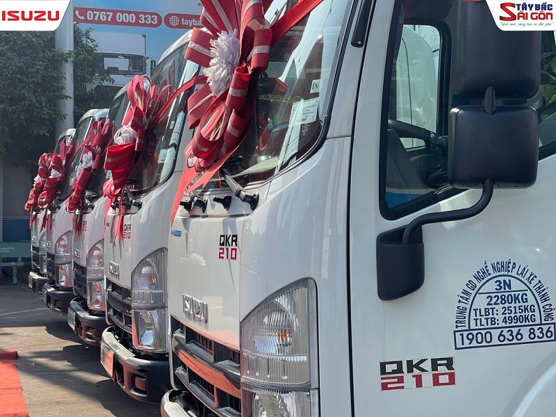Hình ảnh bàn giao xe tập lái ISUZU QKR210