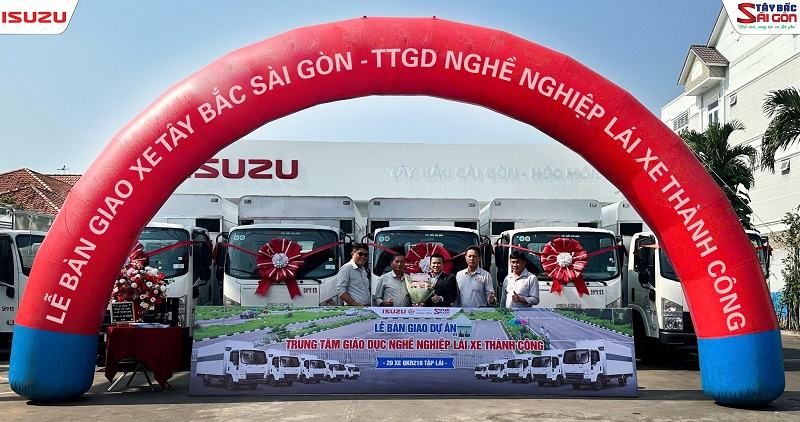 Trung Tâm GDNN Lái Xe Thành Công tin dùng sản phẩm xe tập lái QKR210 của ISUZU Tây Bắc Sài Gòn
