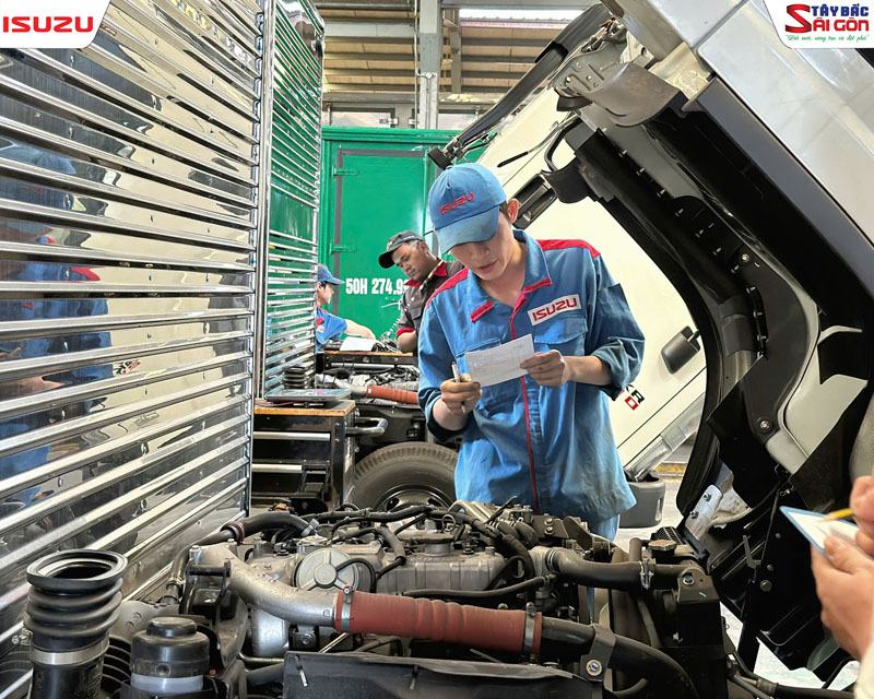 Hội thi tay nghề nội bộ Kỹ Thuật Viên ISUZU Tây Bắc Sài Gòn