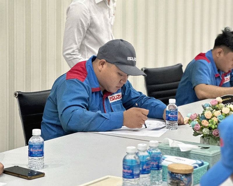 Hội thi tay nghề nội bộ Kỹ Thuật Viên ISUZU Tây Bắc Sài Gòn