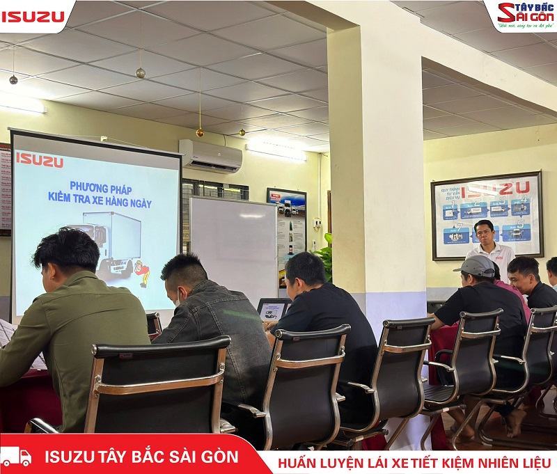 Các tài xế TDL tham gia buổi đào tạo