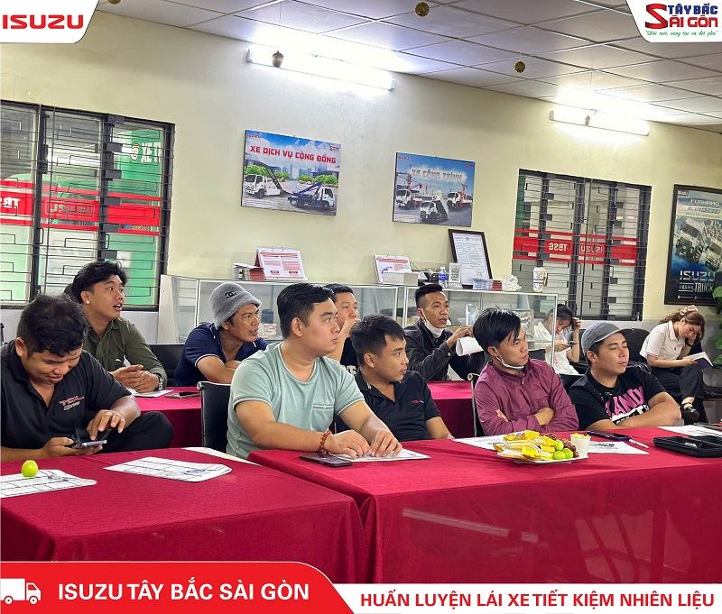 Các tài xế TDL tham gia buổi đào tạo