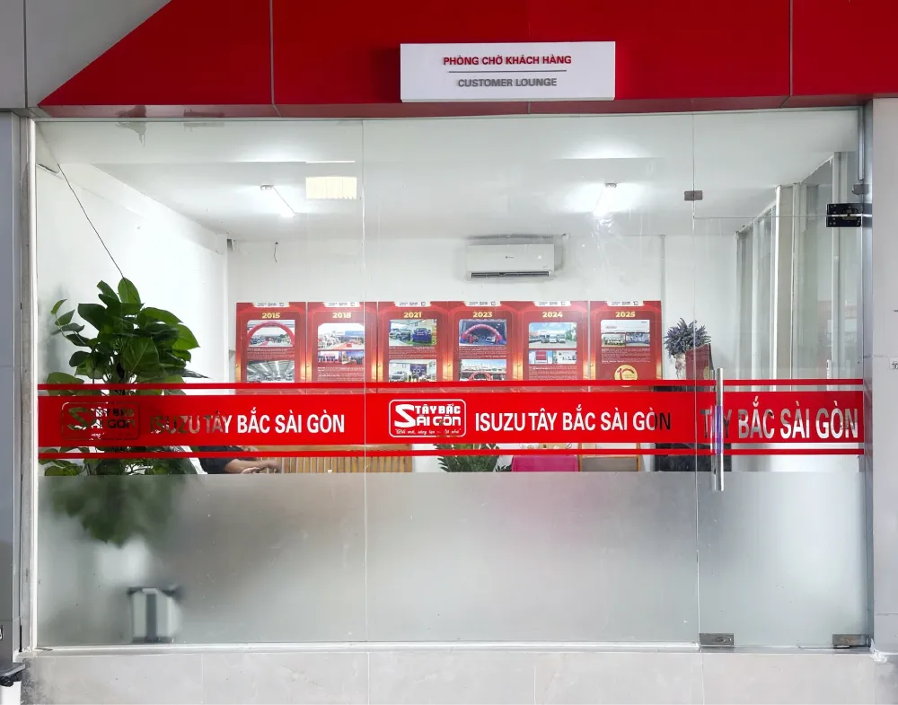 Phòng chờ khách hàng tại ISUZU Tây Bắc Sài Gòn - CN Bình Phước