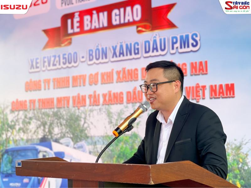 Ông Nguyễn Thanh Hiền trình bày một số chính sách hậu mãi của Công ty Cổ Phần Ô tô Tây Bắc Sài Gòn